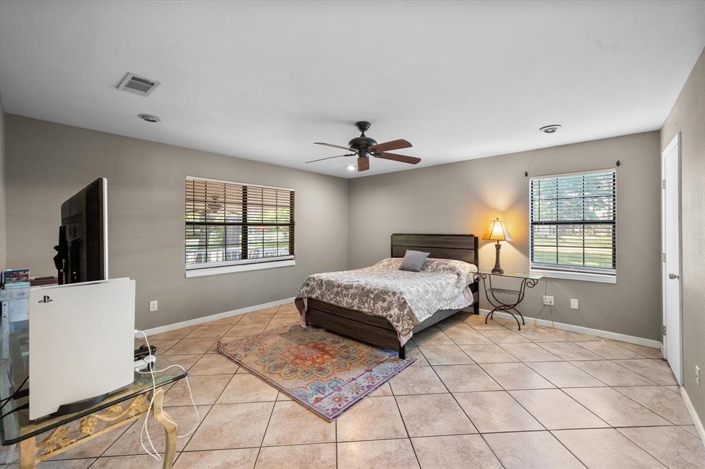 325 Driftwood Avenue Property Photo 16