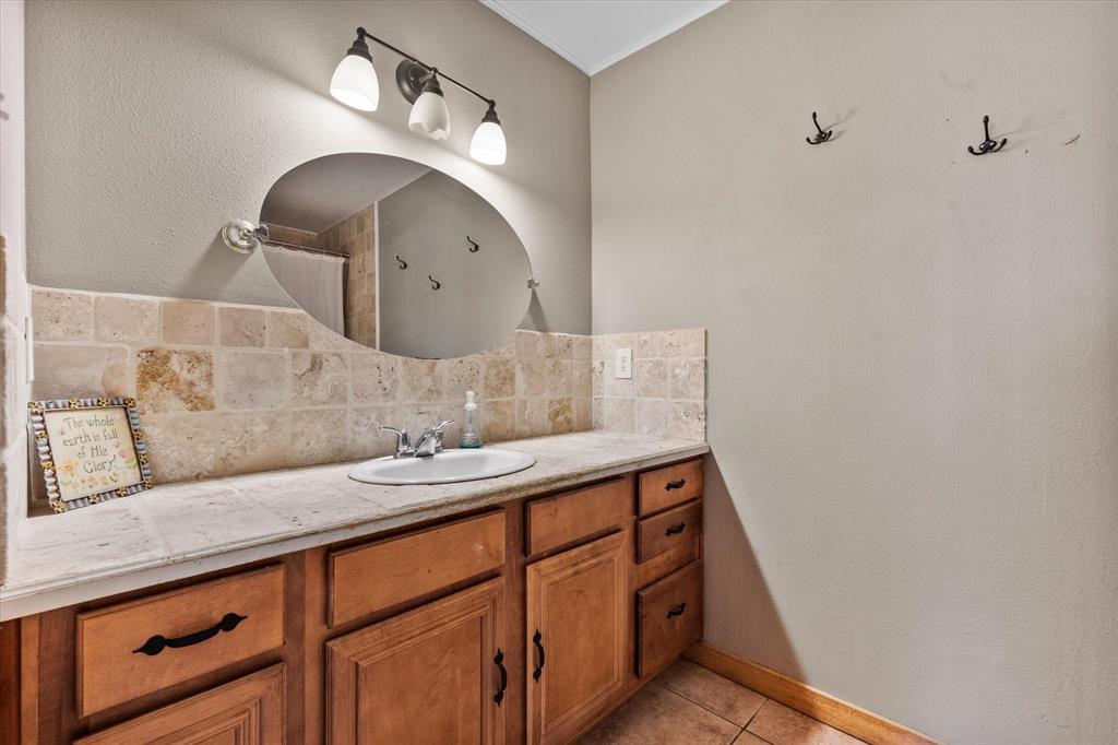325 Driftwood Avenue Property Photo 21