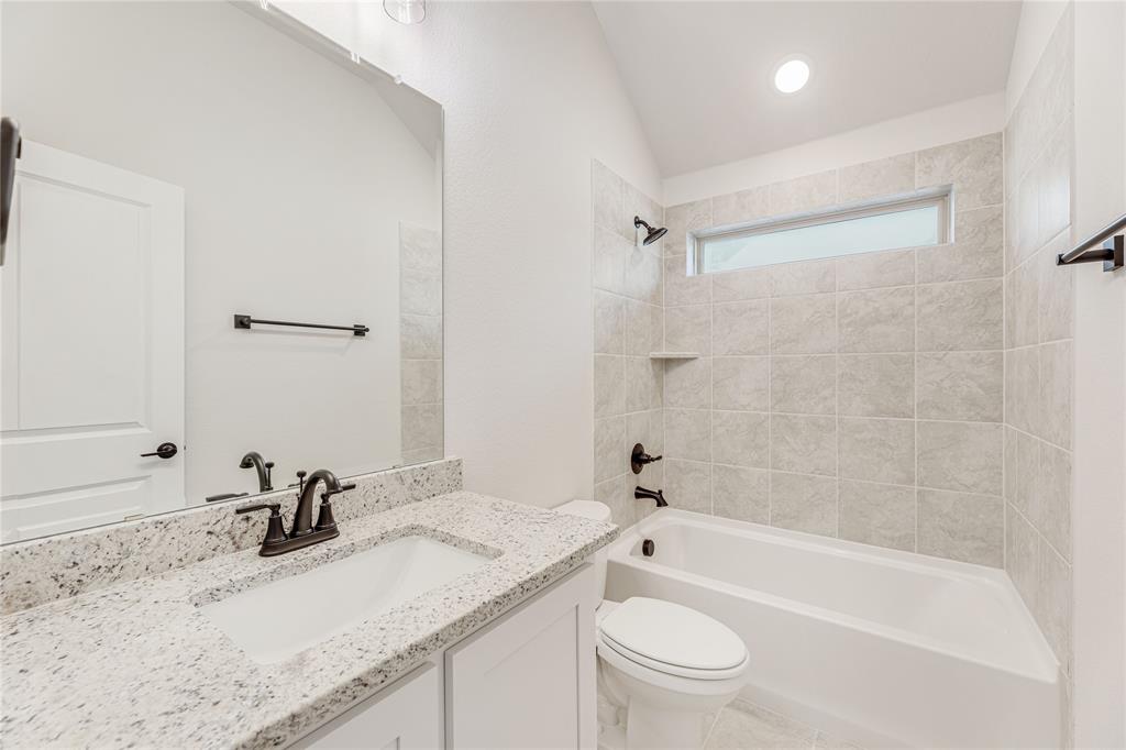 3240 Southampton Drive Property Photo 8