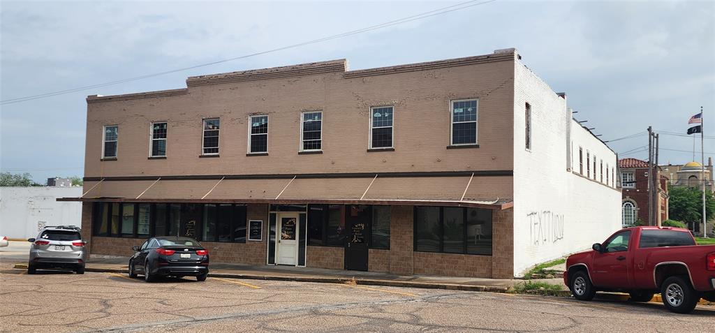 304 E Commerce Street