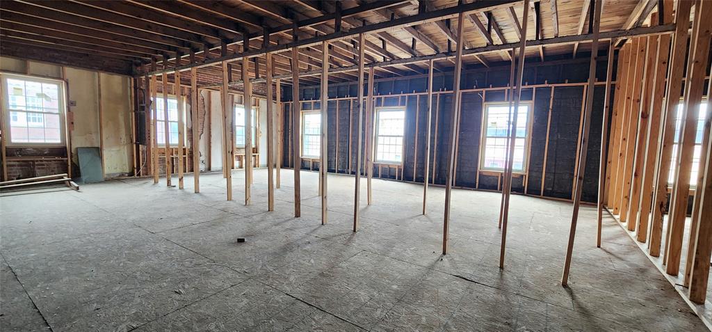 304 E Commerce Street Property Photo 31