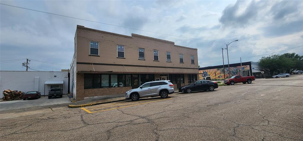 304 E Commerce Street Property Photo 35