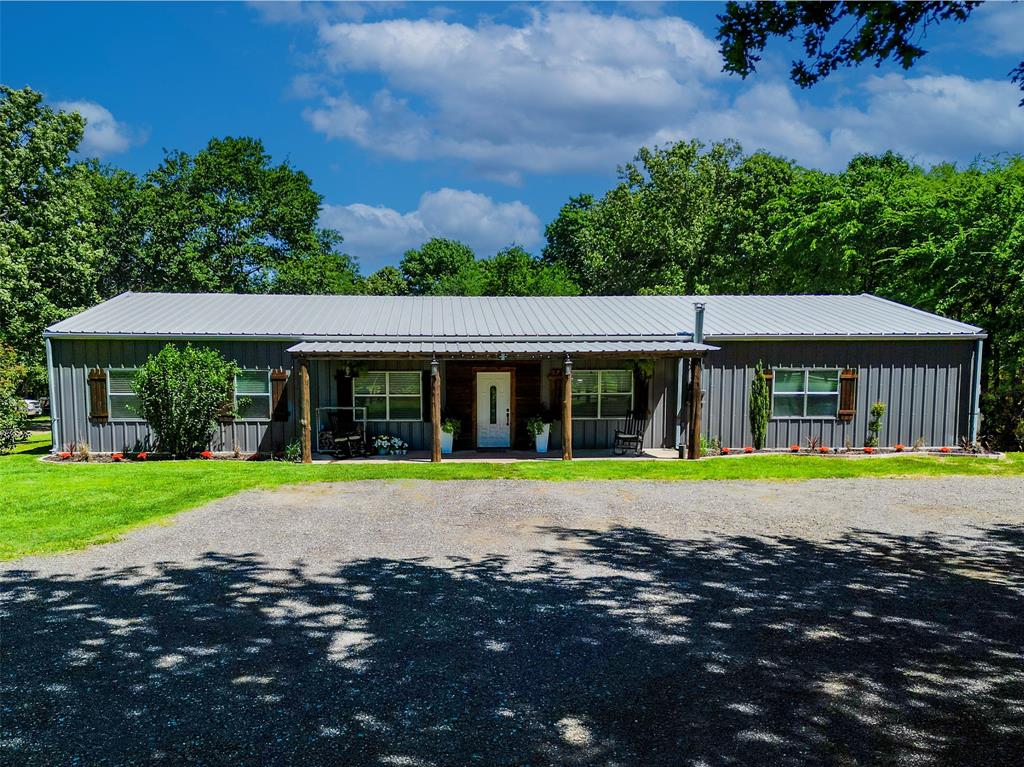 1004 Rs County Road 3345 Property Photo 2