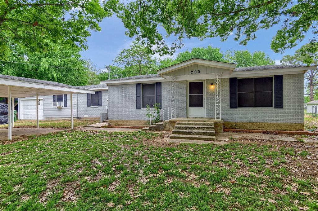 209 E Woodland Street Property Photo 1