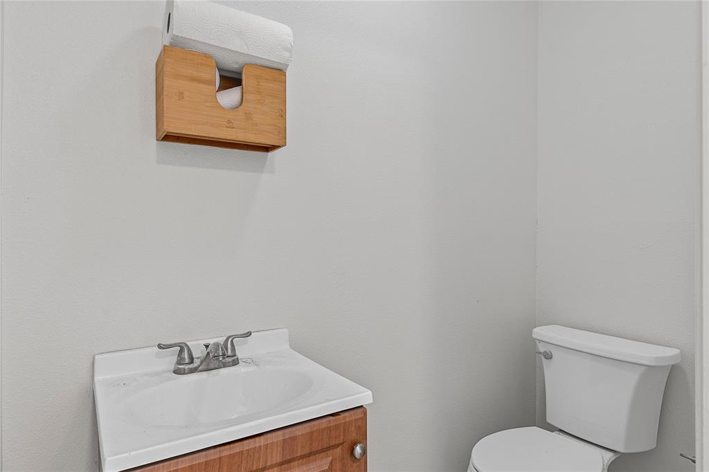 14451 County Road 3900 Property Photo 6