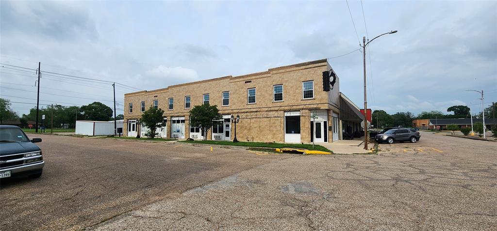 401 E Commerce Street Property Photo 3