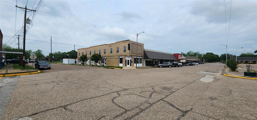 401 E Commerce Street Property Photo 4