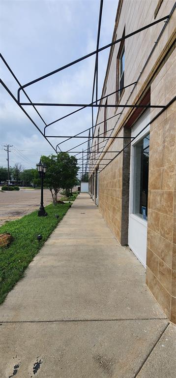 401 E Commerce Street Property Photo 6