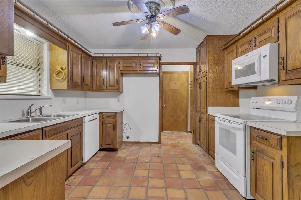 450 Briarwood Drive Property Photo 14