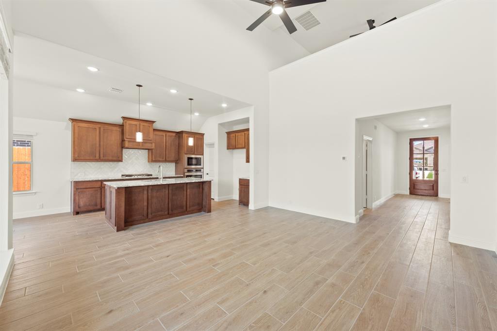9521 Lanshire Lane Property Photo 10