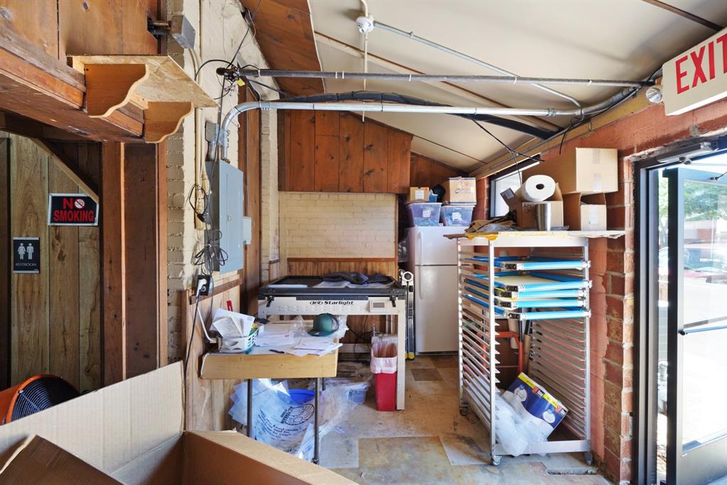 112 S Oak Avenue Property Photo 31