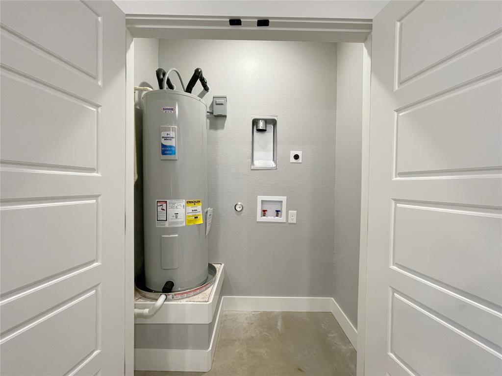618 E Day Street Property Photo 10