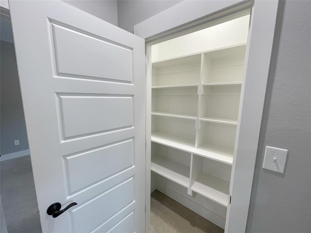 618 E Day Street Property Photo 17