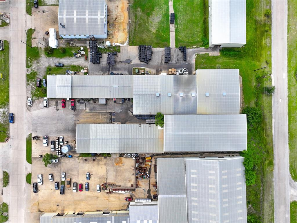 1121 Industrial Drive Property Photo 2