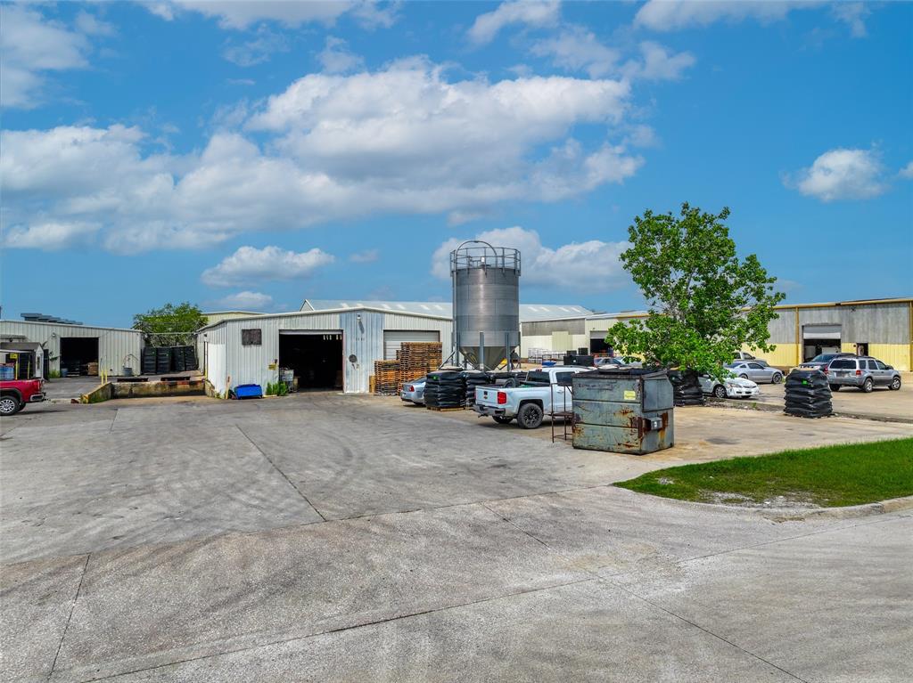 1121 Industrial Drive Property Photo 15