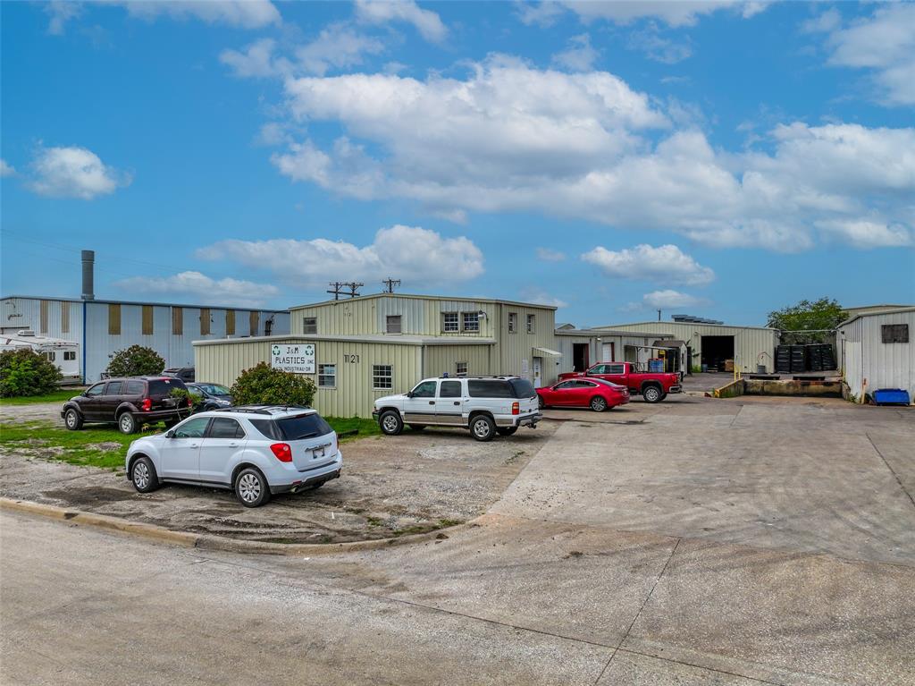 1121 Industrial Drive Property Photo 16