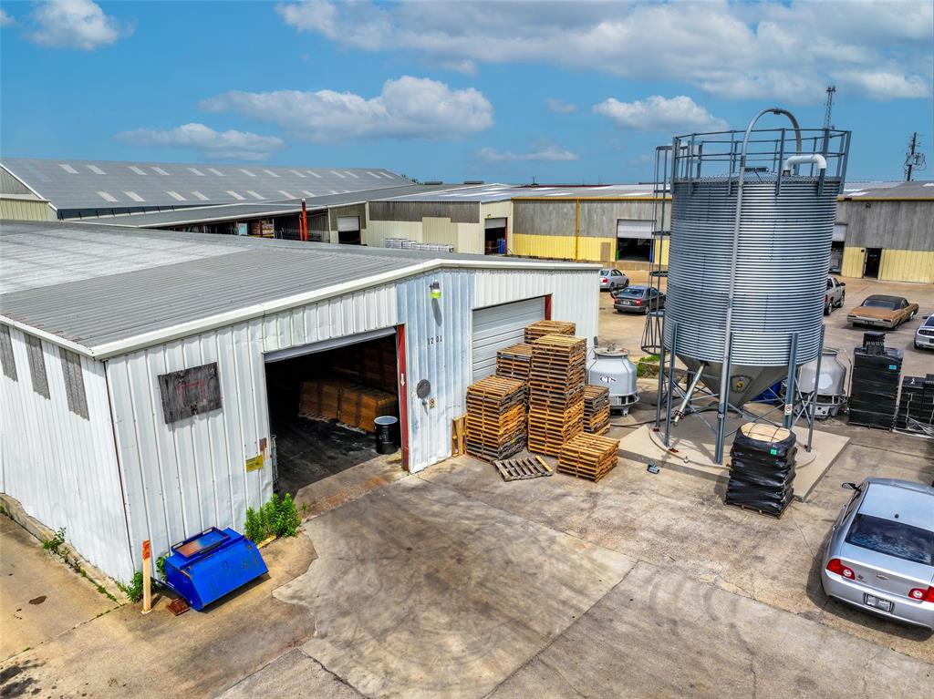 1121 Industrial Drive Property Photo 24