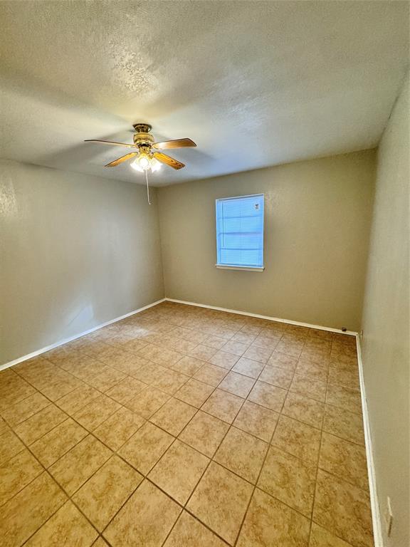 2703 4th Street Property Photo 2
