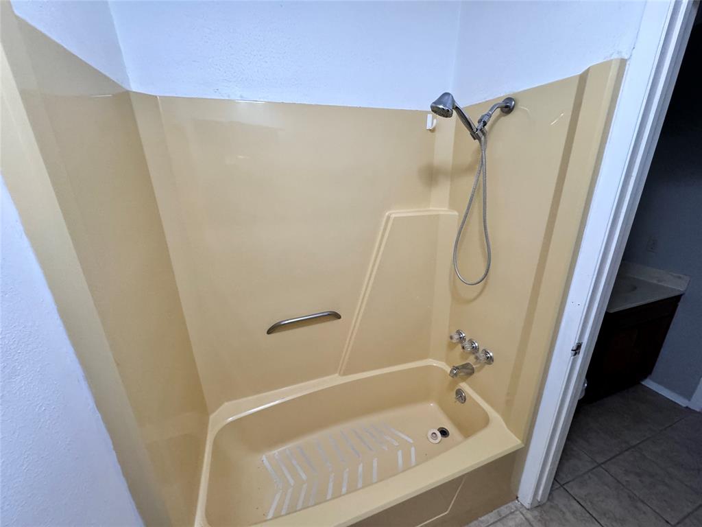 2703 4th Street Property Photo 5