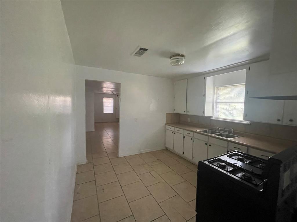 625 Rainbow Drive Property Photo 3