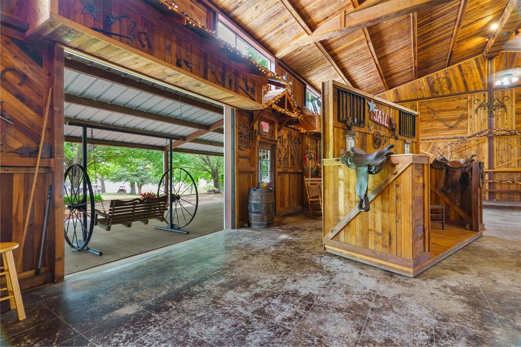 8685 Fm 1827 Property Photo 4