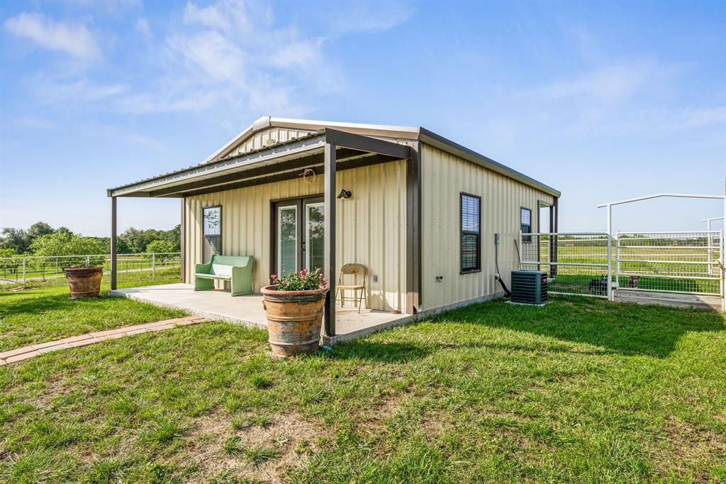 404 Private Road 1562 Property Photo 25