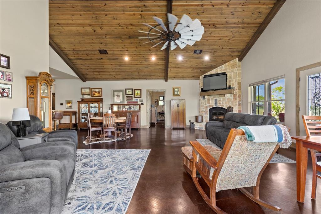 5555 Wright Road Property Photo 9