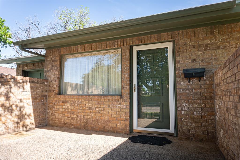 2934 S 28th Street Property Photo 4