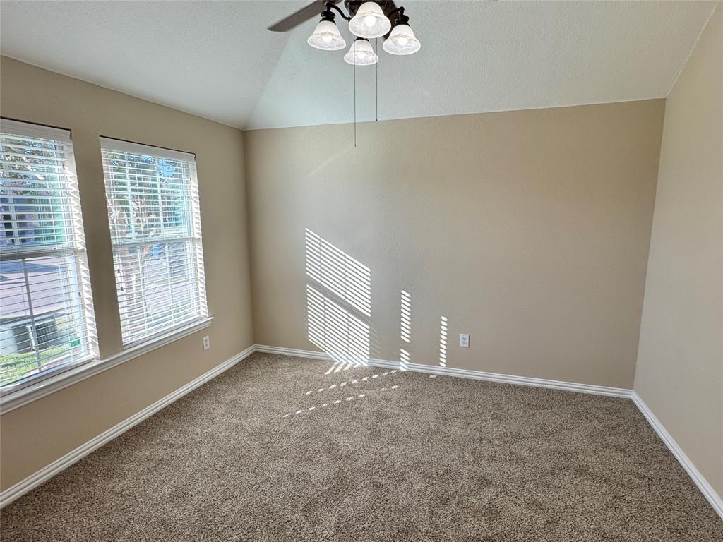 1921 Highland Haven Lane Property Photo 3