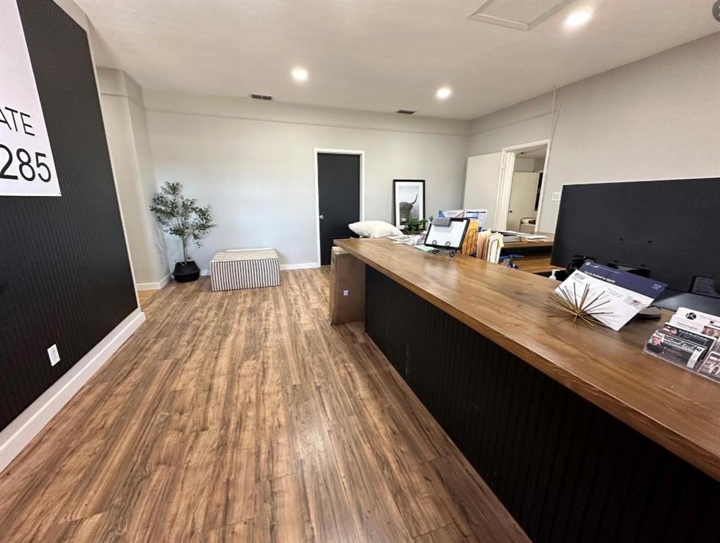 1503 Central Property Photo 6