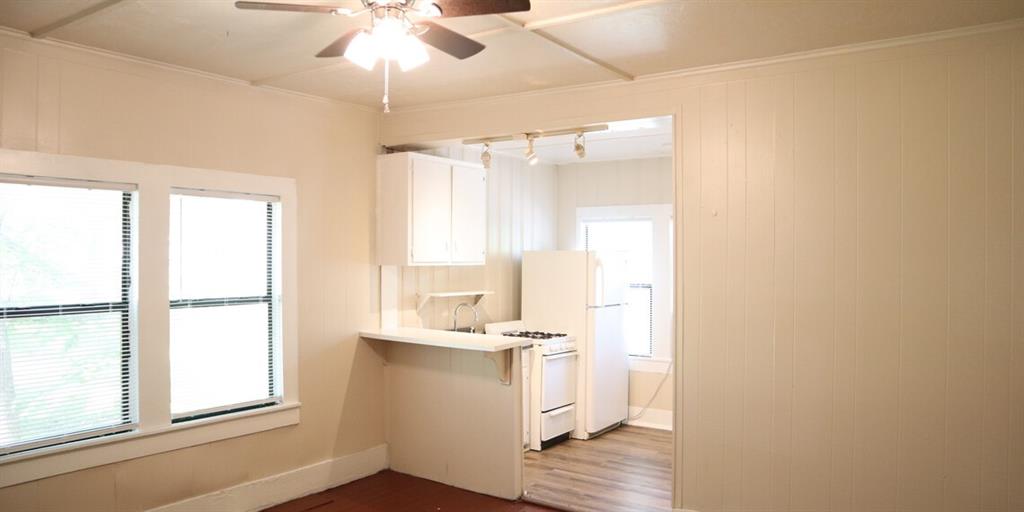 1116 N Bell Avenue Property Photo 13