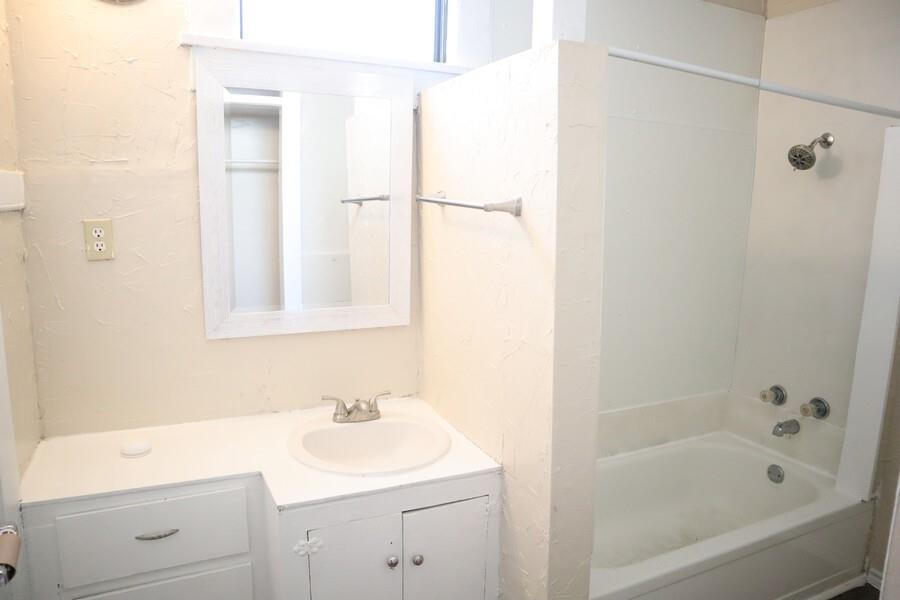 1116 N Bell Avenue Property Photo 14