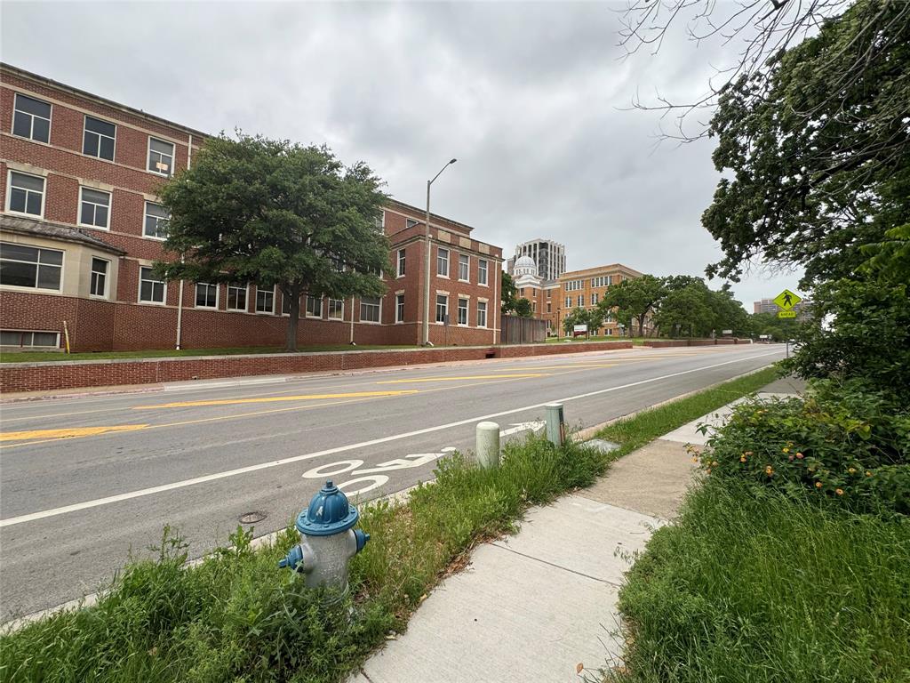 1116 N Bell Avenue Property Photo 21