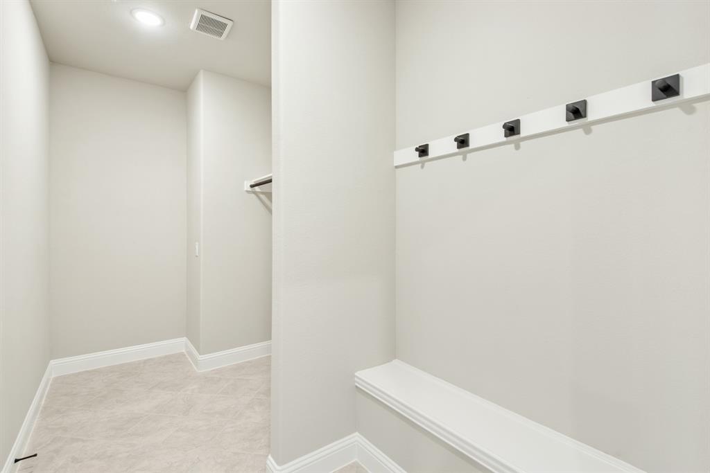 3809 Iron Gate Place Property Photo 9
