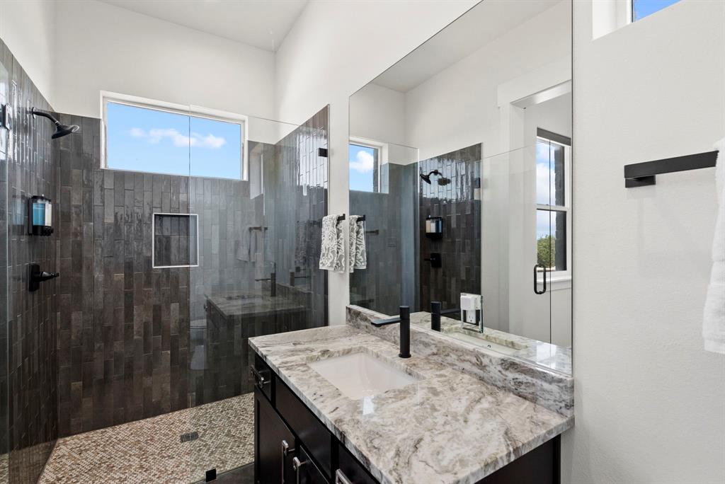 6160 W Hells Gate Drive Property Photo 27