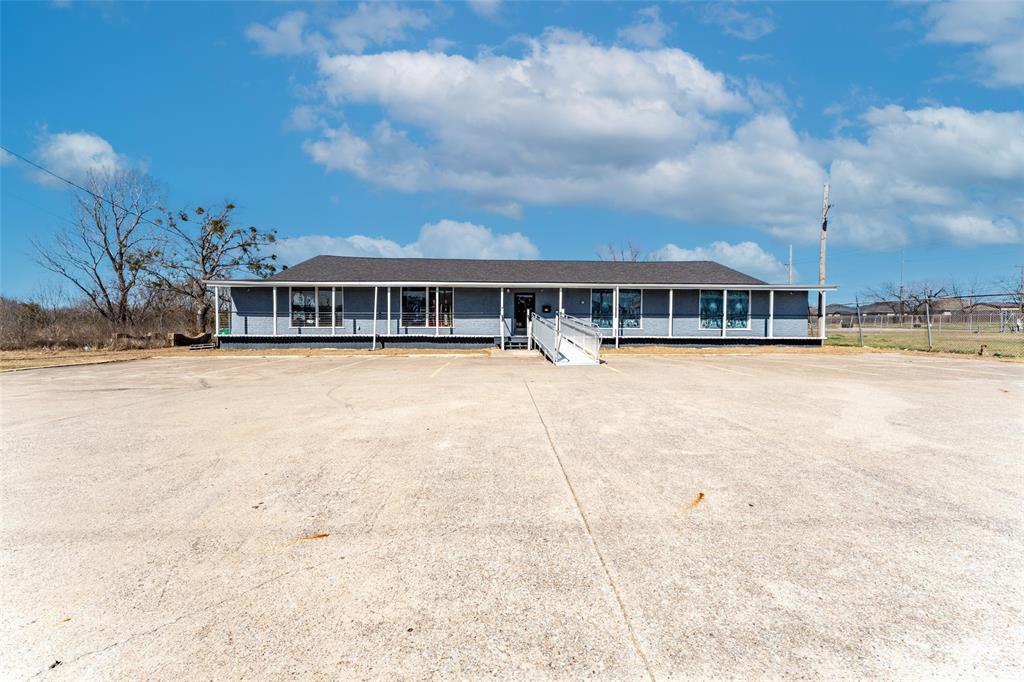 5108 Lee Street Property Photo 4