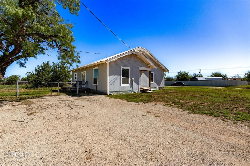 532 Avenue J Property Photo 2