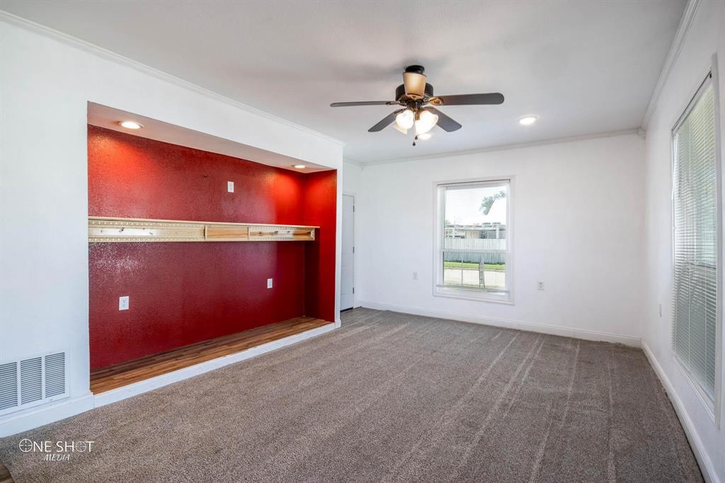 532 Avenue J Property Photo 6