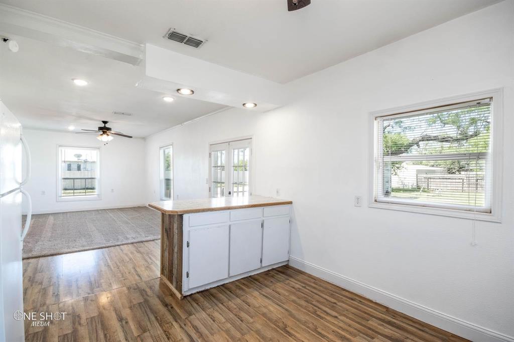 532 Avenue J Property Photo 11
