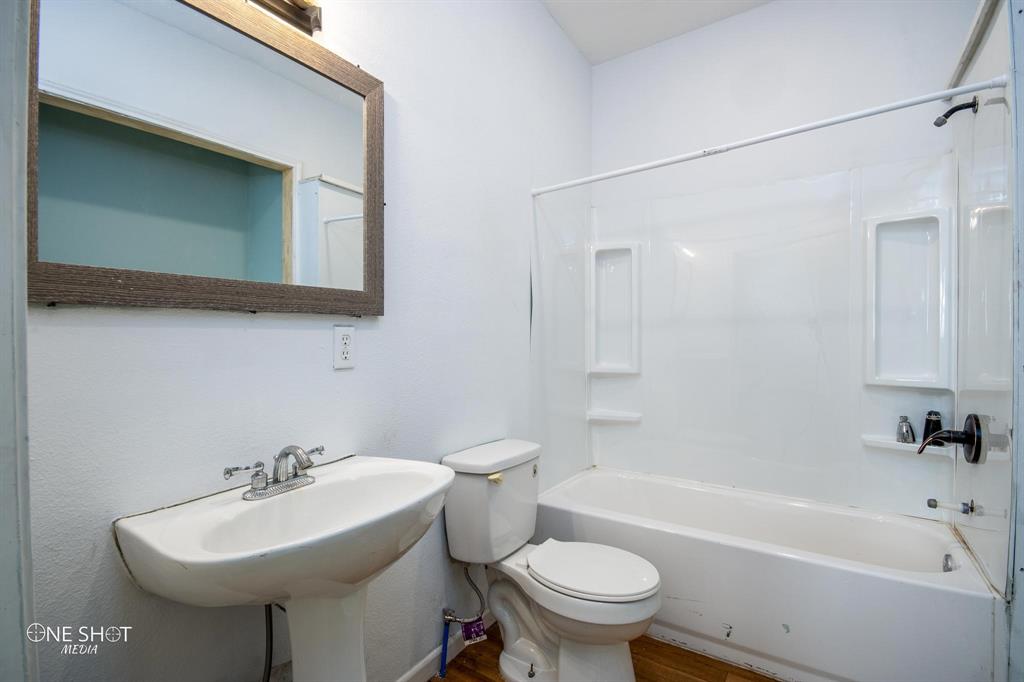 532 Avenue J Property Photo 19