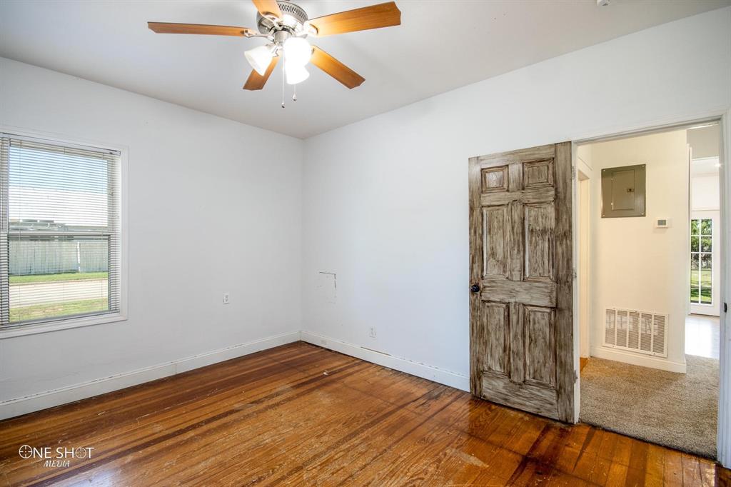 532 Avenue J Property Photo 21