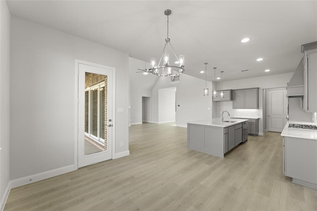 2108 Stratford Road Property Photo 9