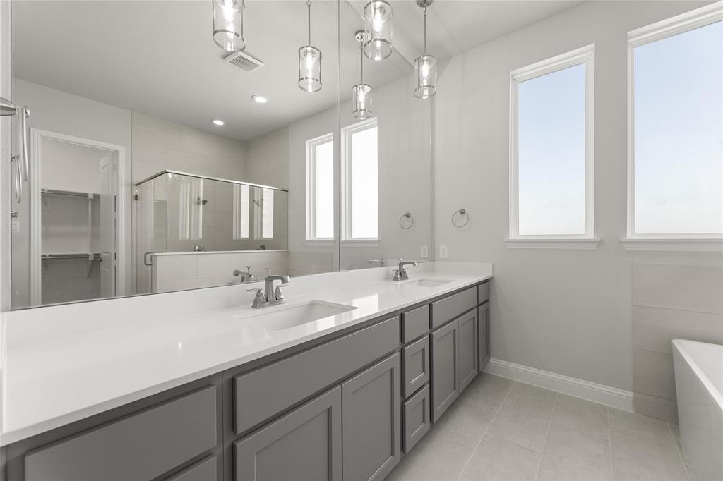 2108 Stratford Road Property Photo 17