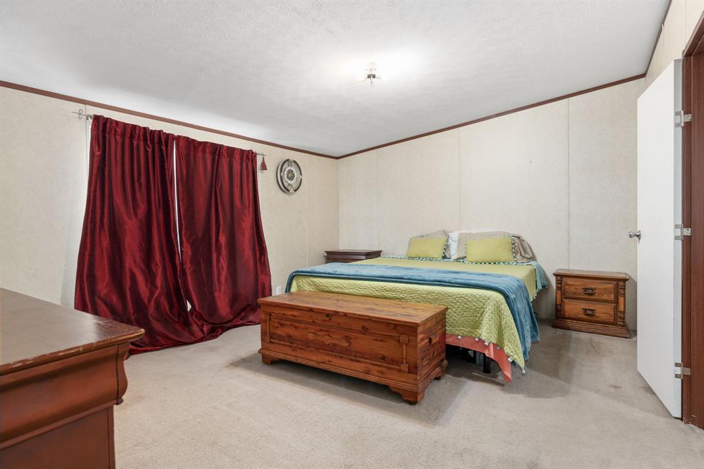 5529 County Road 593 Property Photo 6
