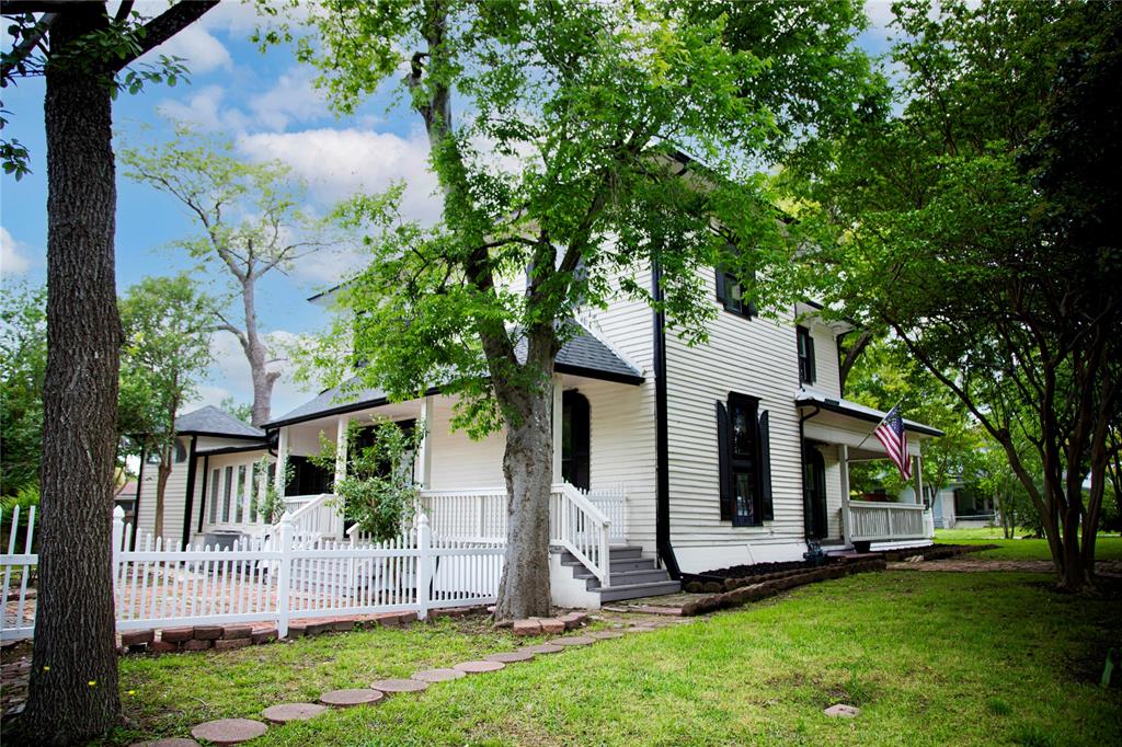 402 Munson Street Property Photo 3