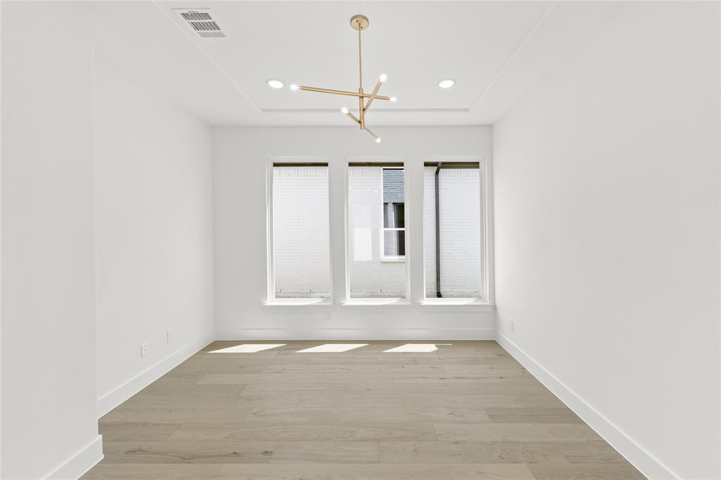 4013 Linear Drive Property Photo 4