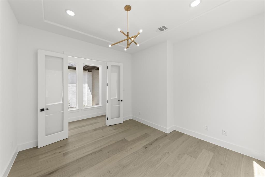 4013 Linear Drive Property Photo 5