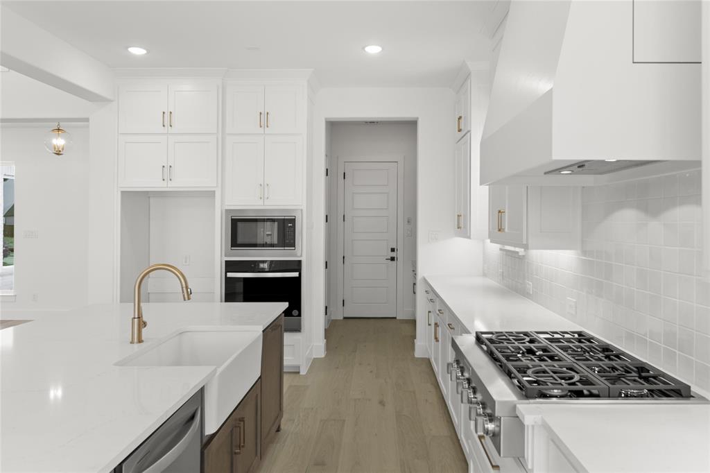 4013 Linear Drive Property Photo 13