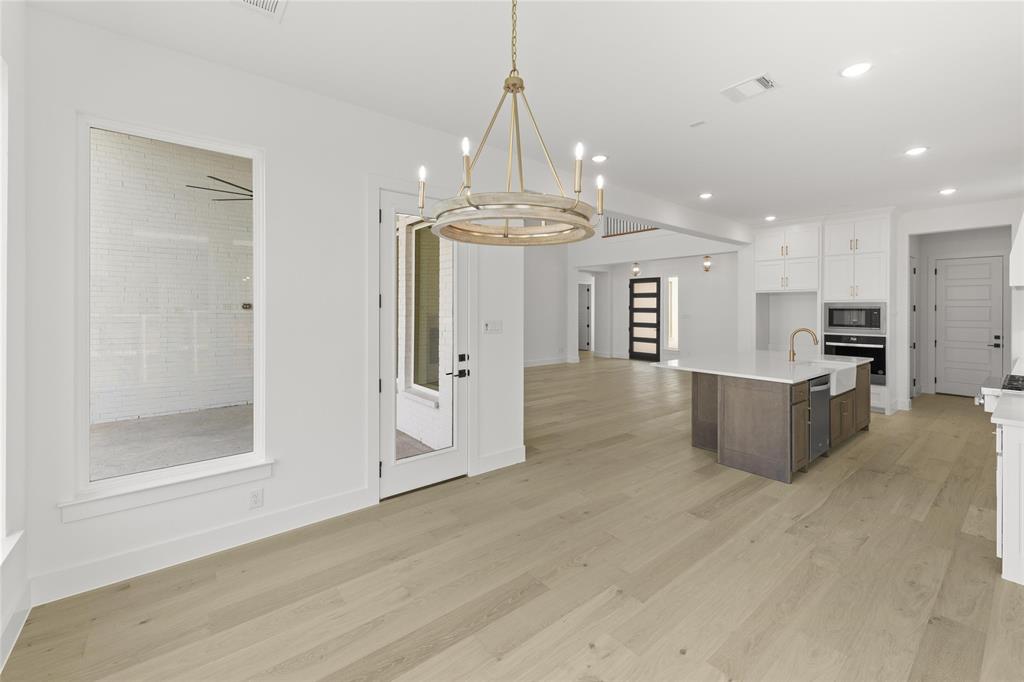 4013 Linear Drive Property Photo 14