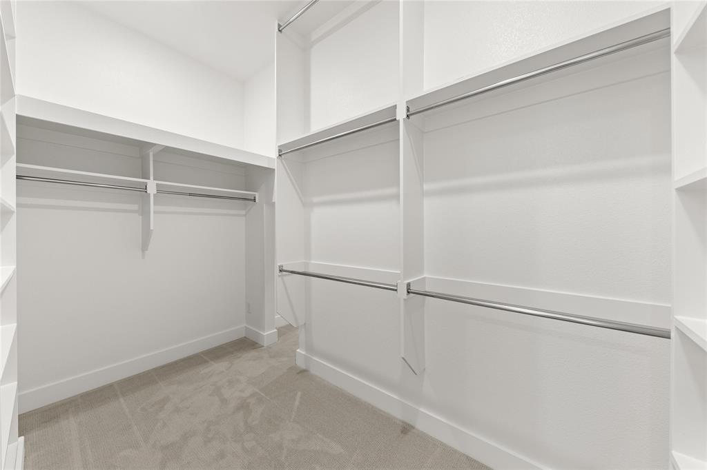4013 Linear Drive Property Photo 18